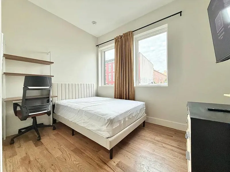 980 Kent Ave #4B-238