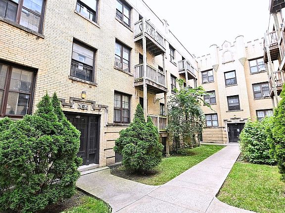 2nd image of 4230 S Michigan Ave APT 1E