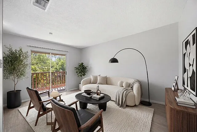 2 bed, 1.0 bath, 750 sqft, $1,100 — Photo 4