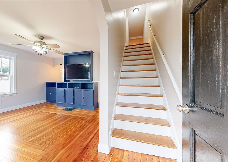 1st image of 12 Church Pl Unit 12
