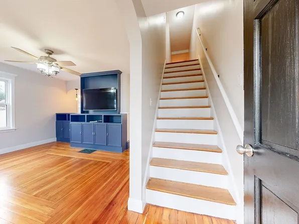 12 Church Pl Unit 12, Milton, MA 02186