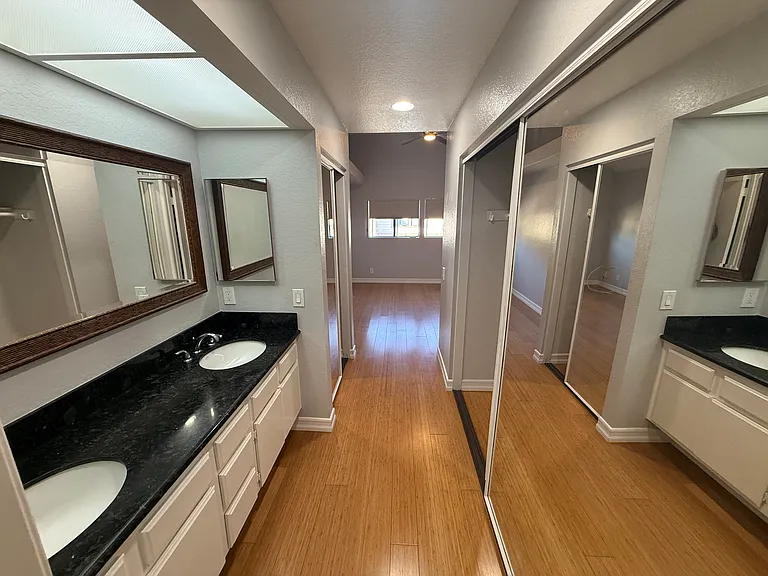 24786 Sutton Ln — Photo 10