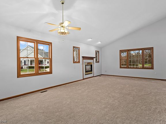 5th image of 20439 Berkshire Cir