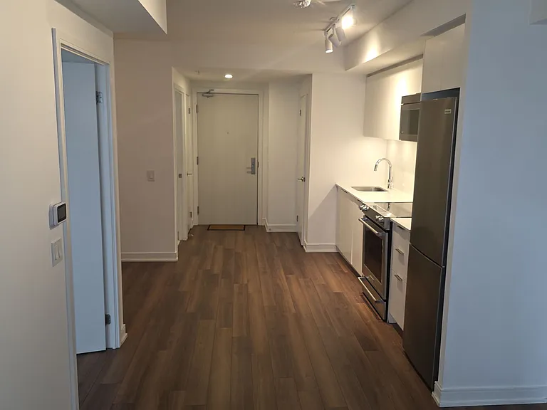 30 Samuel Wood Way #1606 — Photo 4