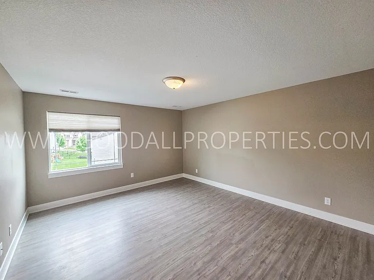 216 Maple Ave — Photo 10