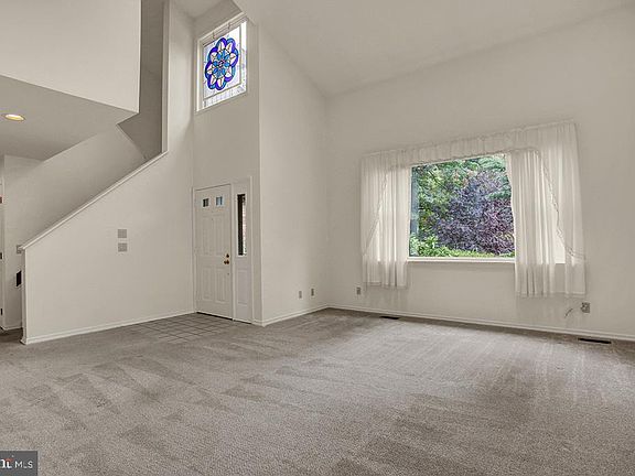 4th image of 17 Highland Dr