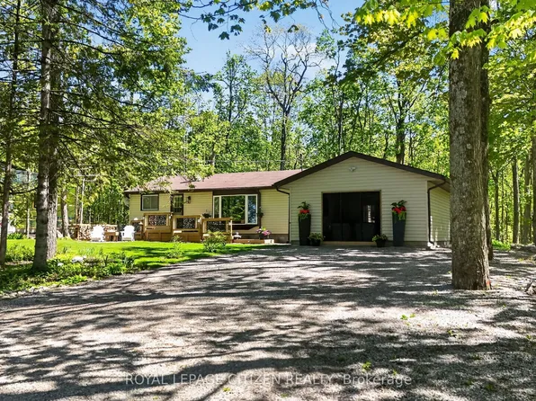 32 Teds Ln, Trent Lakes, ON K0L 1J0
