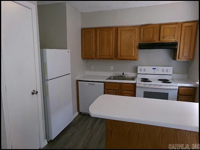 101 Ellis Dr #D — Photo 4