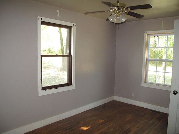 4th image of 1516 Charles St