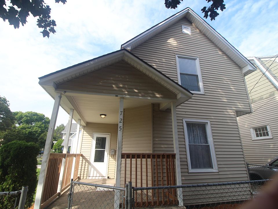 1st image of 725 11th St NW