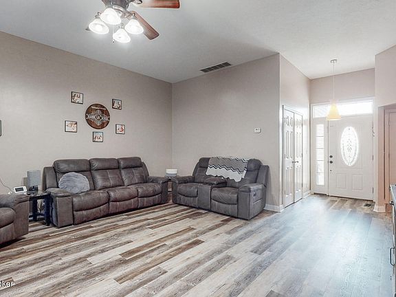 3rd image of 390 Cornell Ave