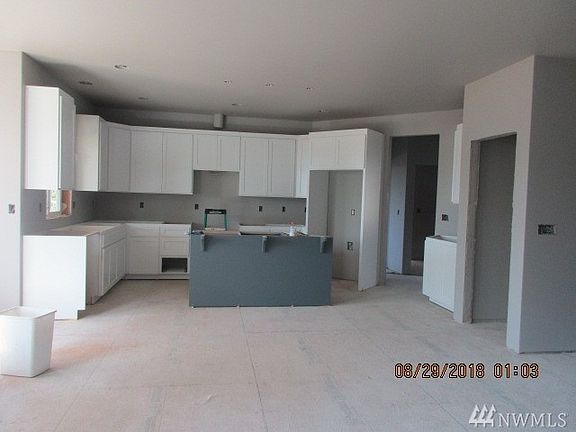 5th image of 9502 Vickery Ave E