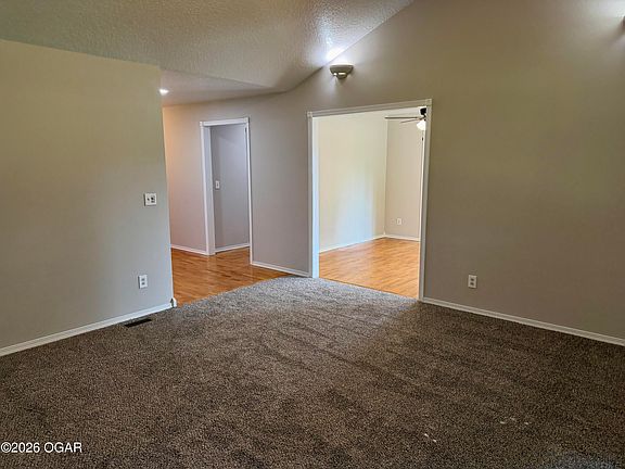 4th image of 910 Briarbrook Dr