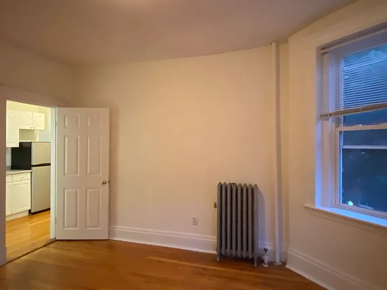4 Camelot Ct #14 — Photo 30