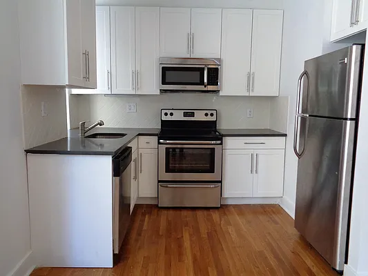 Rented by CoSo Apartments | media 30