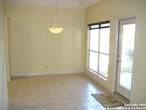 5th image of 327 SPACIOUS SKY