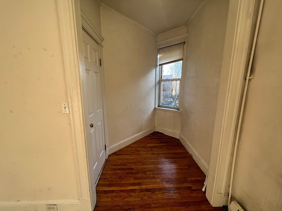 2nd image of 1846 Commonwealth Ave APT 7