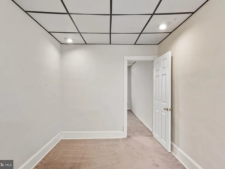 3068 Livingston St — Photo 11