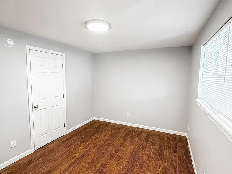 180 Garland Way N — Photo 14