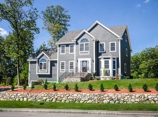 52 Regency Dr, Dracut, MA 01826