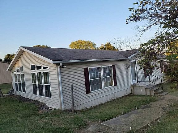 2nd image of 402 Bittner St