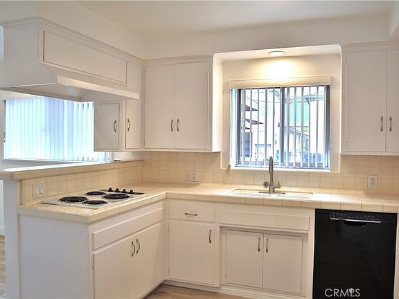 3rd image of 809 Fairview Ave APT 7
