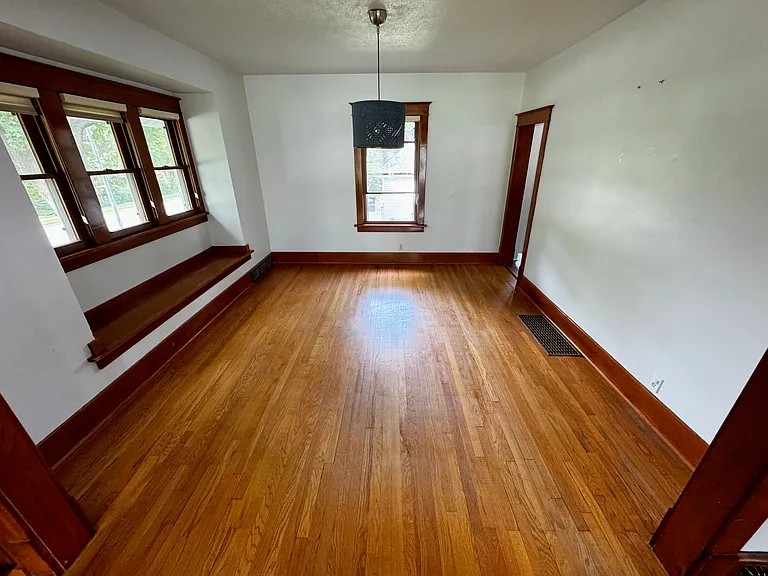 2356 S 35th Ave — Photo 5