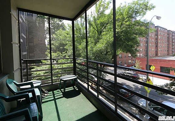 5th image of 9850 63rd Dr APT 2H