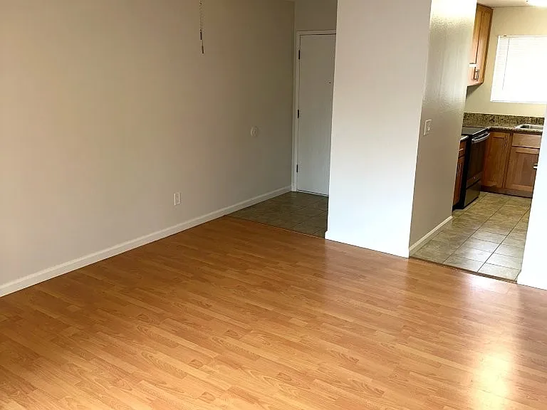 900 Alvarez Ave #11 — Photo 3