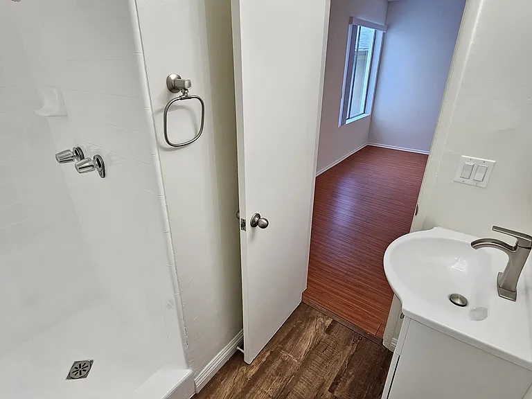 916 N Sierra Bonita Ave — Photo 30