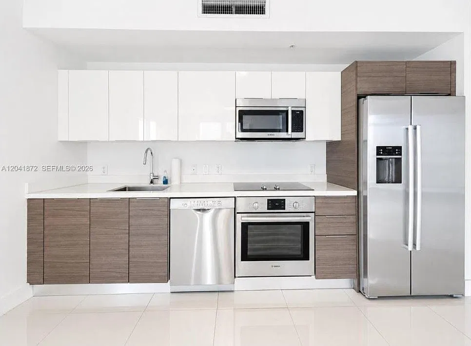 2 bed, 2.5 bath, 1124 sqft, $4,100 — Photo 3