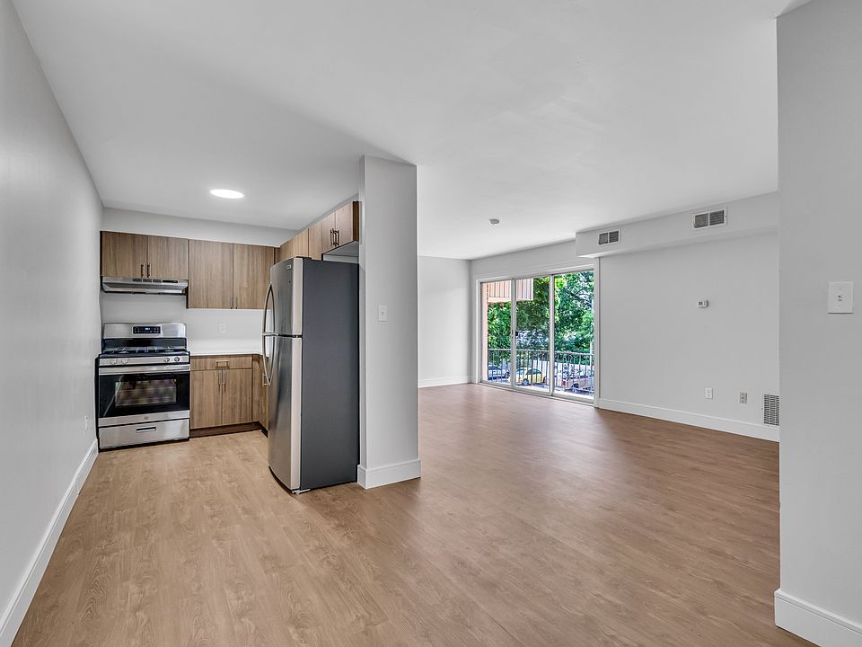 1st image of 480 Euclid Ave #1B-1Ba-710Sqft