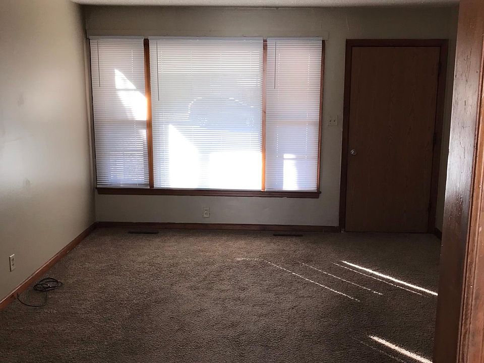 2nd image of 2206 S Market St