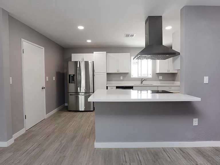 10631 W Salem Dr — Photo 4