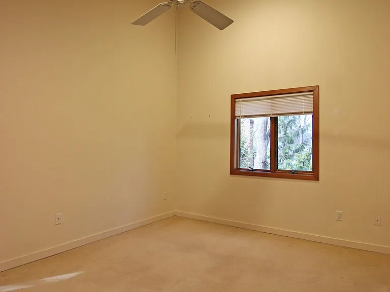 6872 Melrose Dr — Photo 42