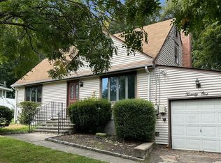 21 Richmond Pl, Cortlandt Manor, NY 10567