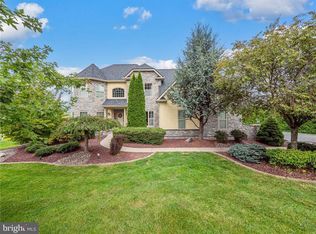 245 E Dell Rd, Nazareth, PA 18064