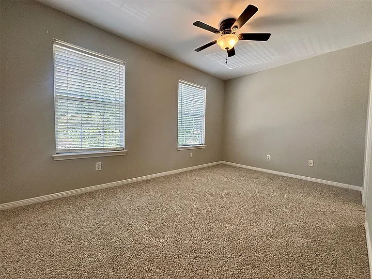 2030 Plantation Dr #B1 — Photo 17