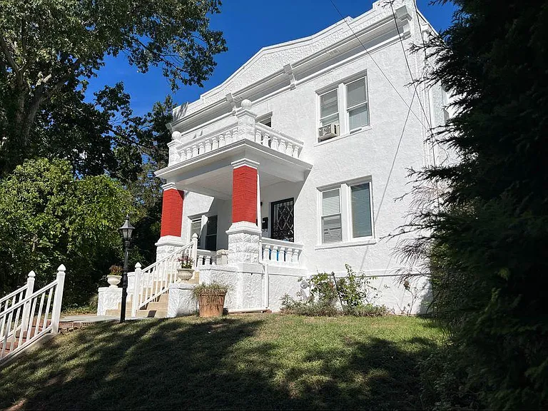 209 N 3rd Ave — Photo 6