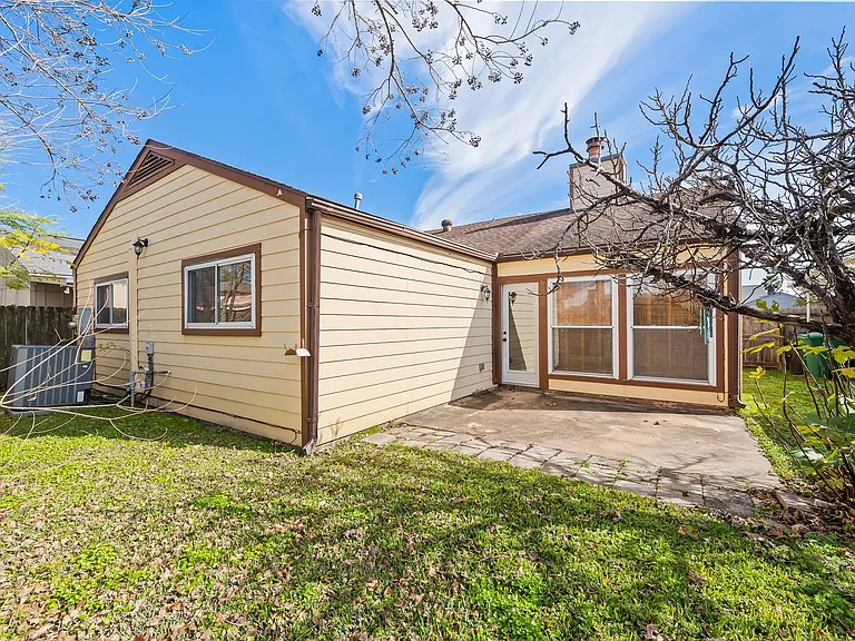 4330 Willow Beach Dr — Photo 35