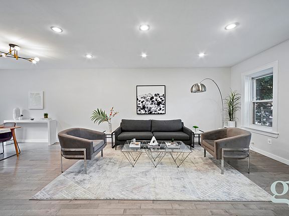 3rd image of 572 New York Ave