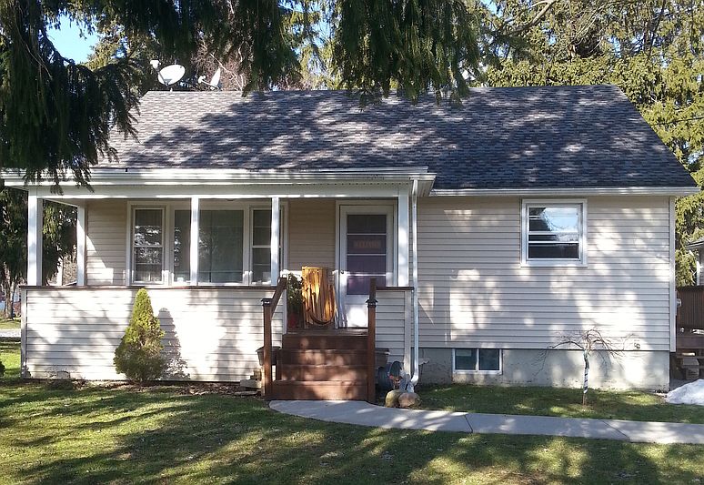 1st image of 209 Yolande Ave