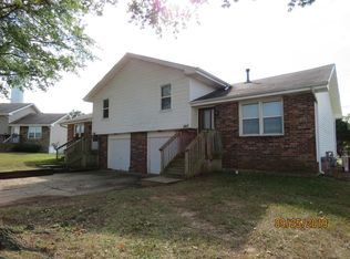 1817 Tower Cir, Nixa, MO 65714