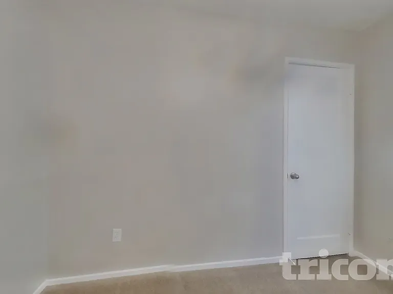 2754 Mayfair Ave — Photo 9
