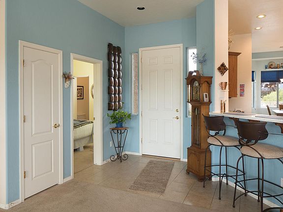4th image of 815 S Alta Mesa Dr