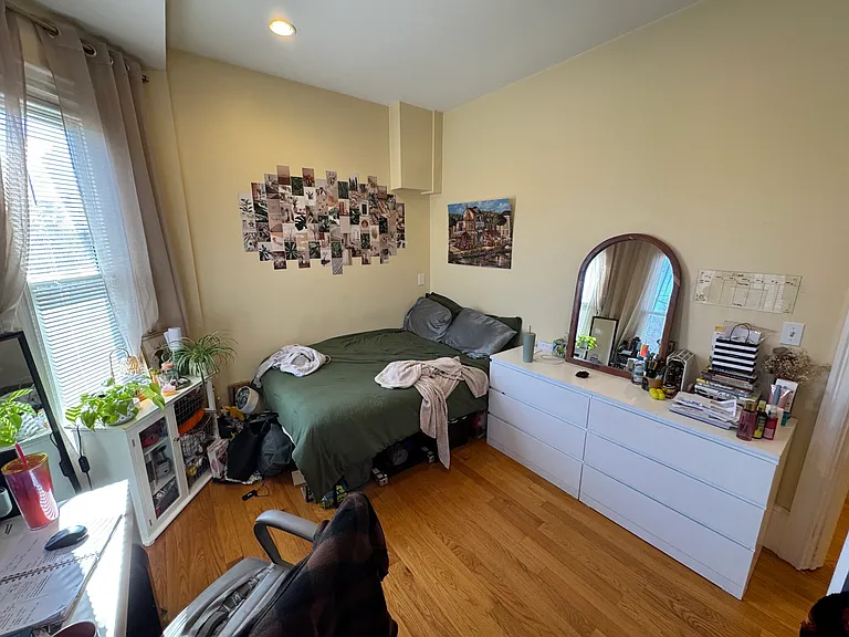 208-210 Holland St #2A — Photo 10