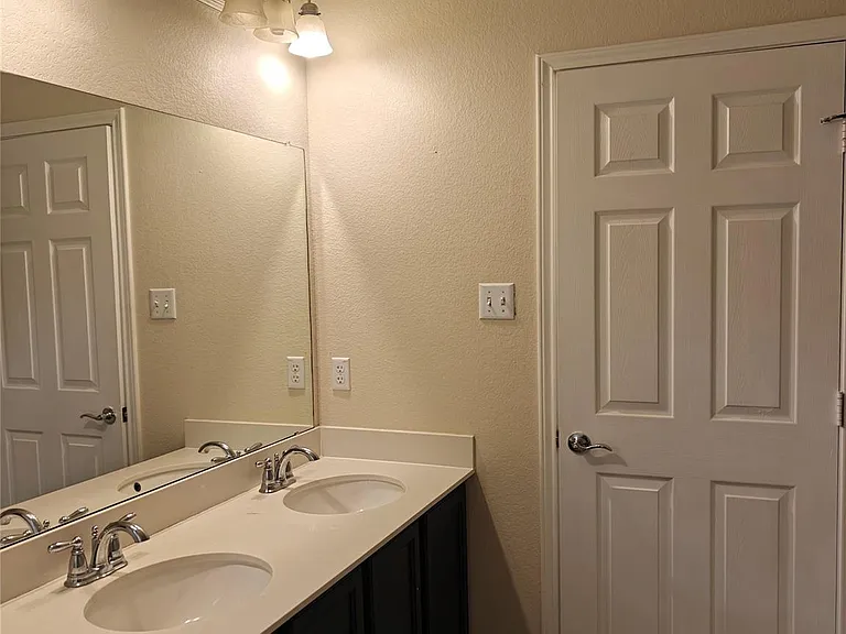 5610 Hopkins Dr — Photo 11