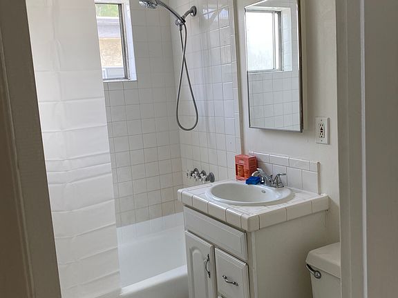 5th image of 4043 McLaughlin Ave APT 6