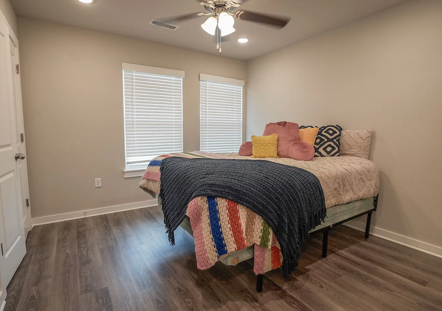 2 bedroom 2.5 bath home located in Fayetteville, AR — Photo 3