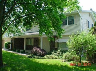 385 Canterbury Dr, Saginaw, MI